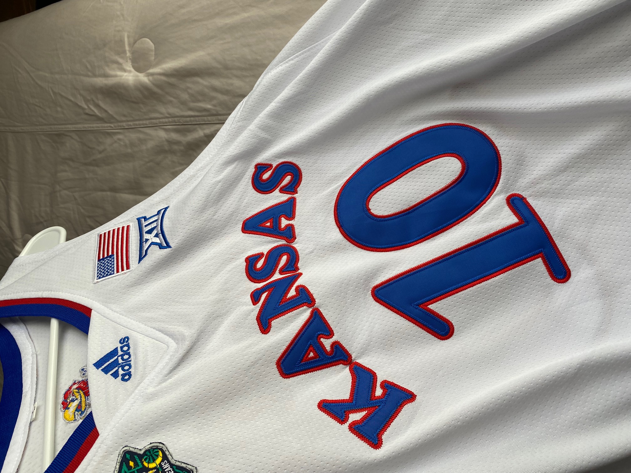 Jalen Wilson Kansas Jayhawks 2023 NCAA March Madness White Mens  Jersey #10 photo review